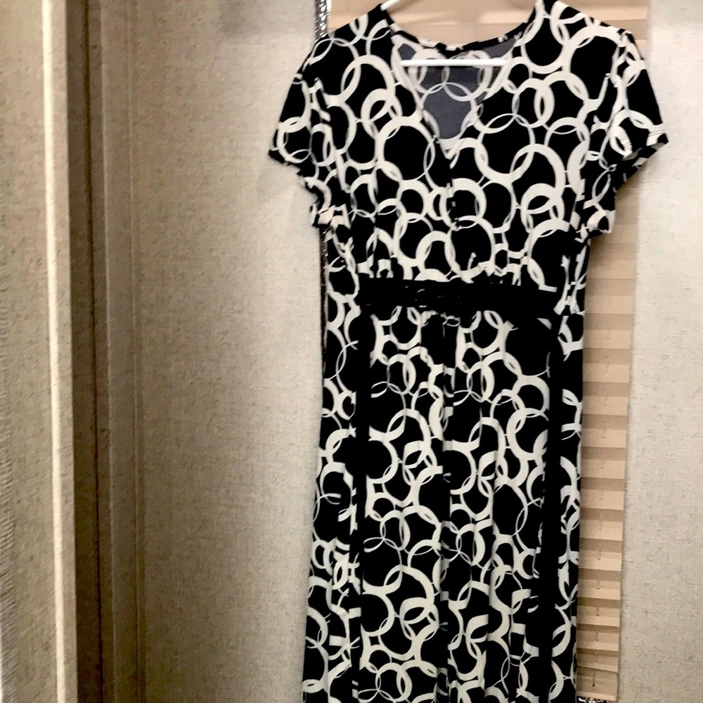 Act 9 black & off white dress